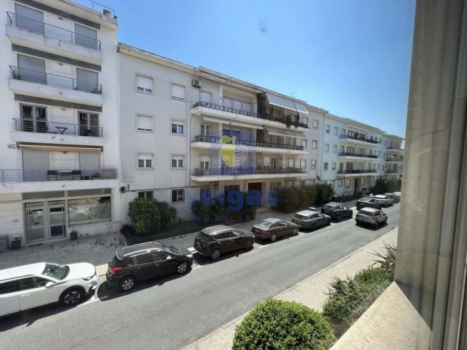 Apartamento T3 para Arrendamento em Alvalade Foto 34