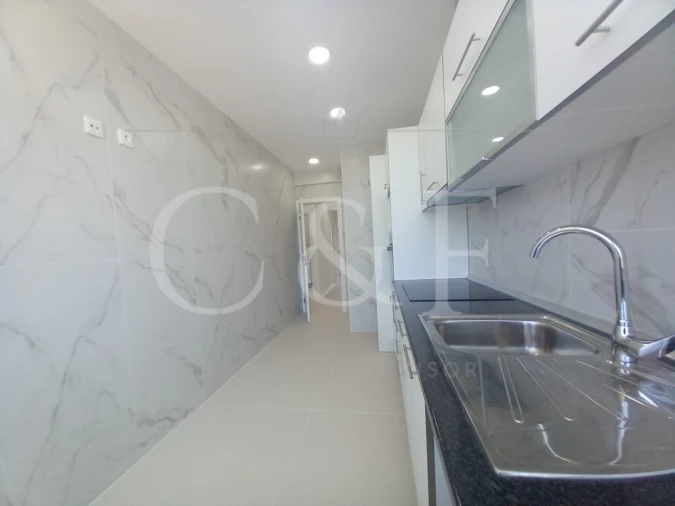 Apartamento T2 para Venda em Laranjeiro e Feijó Foto 23