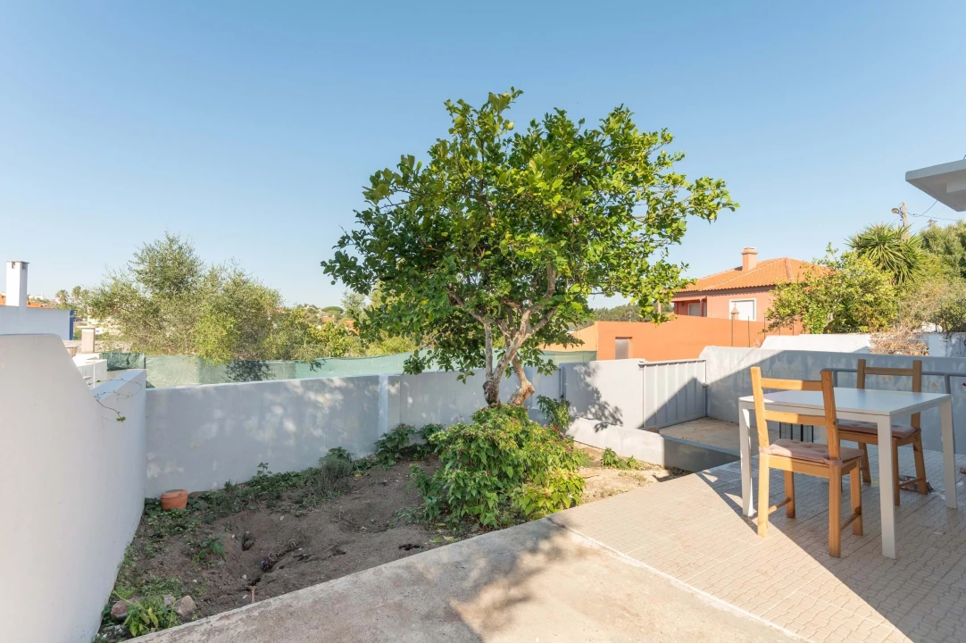 Moradia T2 para Venda em Alcabideche Foto 19