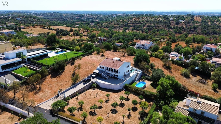 Moradia T5 para Venda em Boliqueime Foto 27