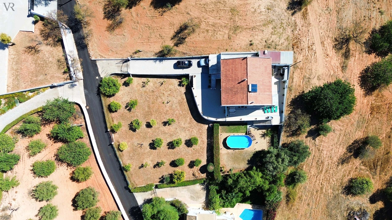 Moradia T5 para Venda em Boliqueime Foto 28