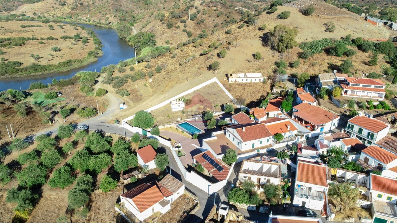 Moradia T0 para Venda em Odeleite Foto 17