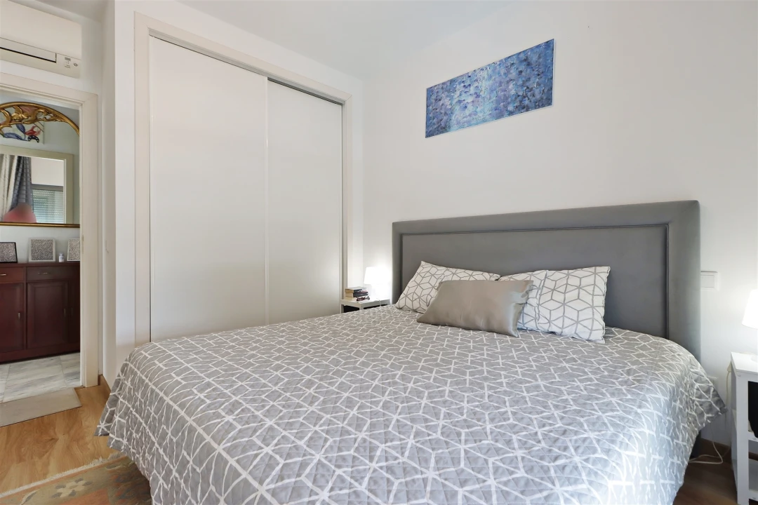 Moradia T0 para Venda em Quelfes Foto 21