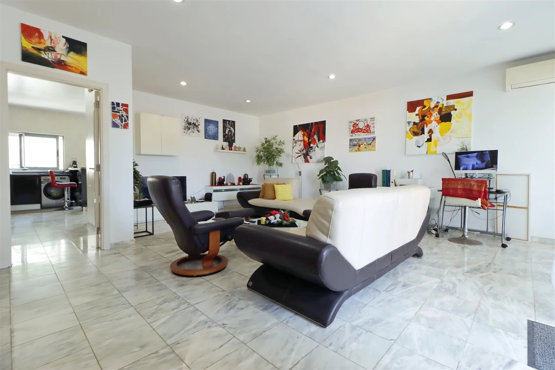 Moradia T0 para Venda em Quelfes Foto 10