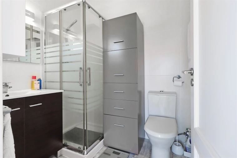 Moradia T0 para Venda em Quelfes Foto 4