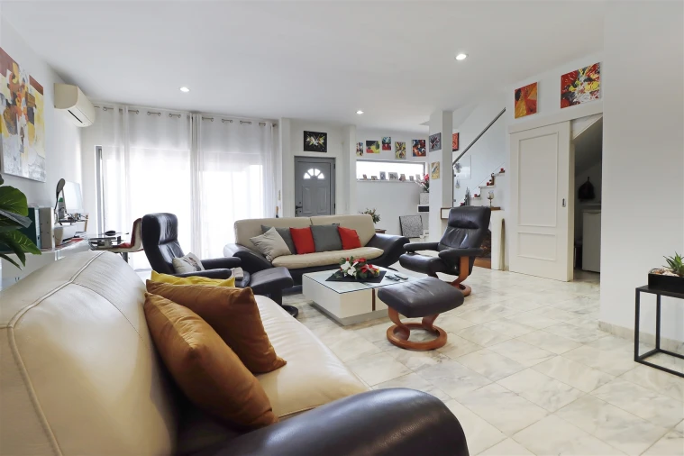 Moradia T0 para Venda em Quelfes Foto 12