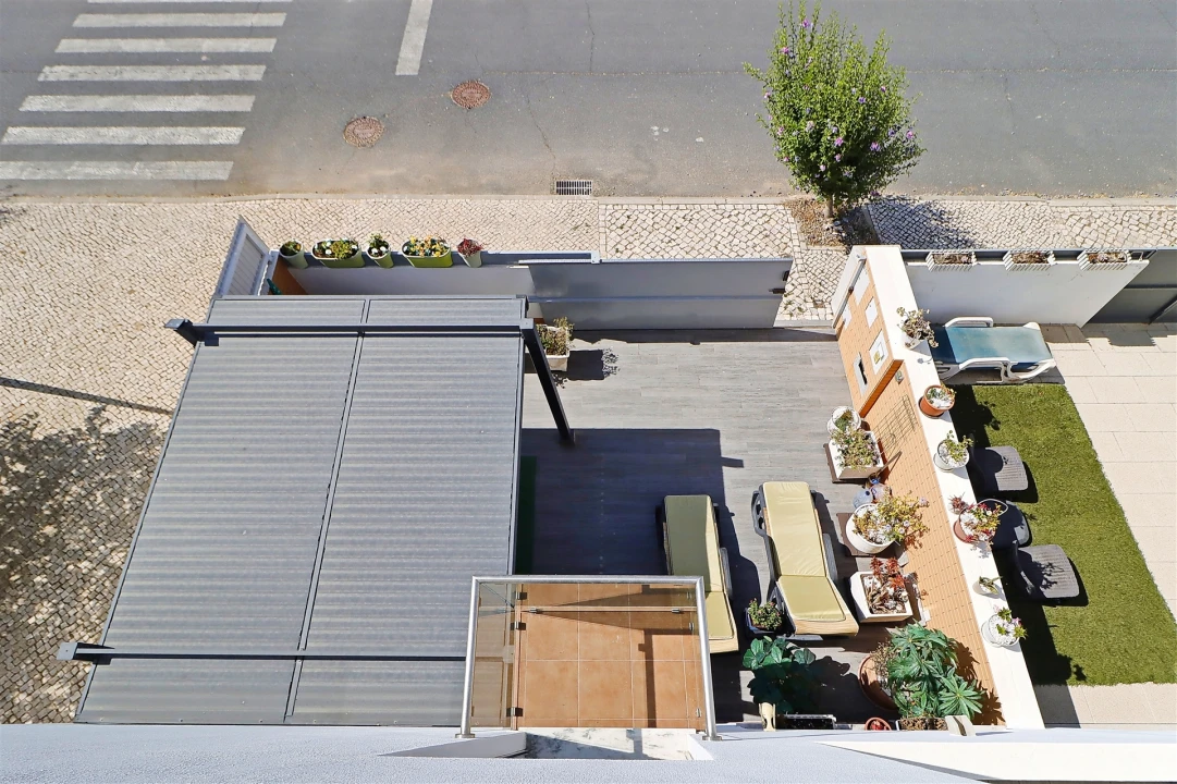 Moradia T0 para Venda em Quelfes Foto 8