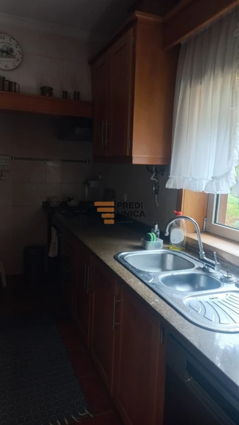 Moradia T2 para Arrendamento em Carvalhosa