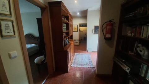 Moradia T2 para Arrendamento em Carvalhosa