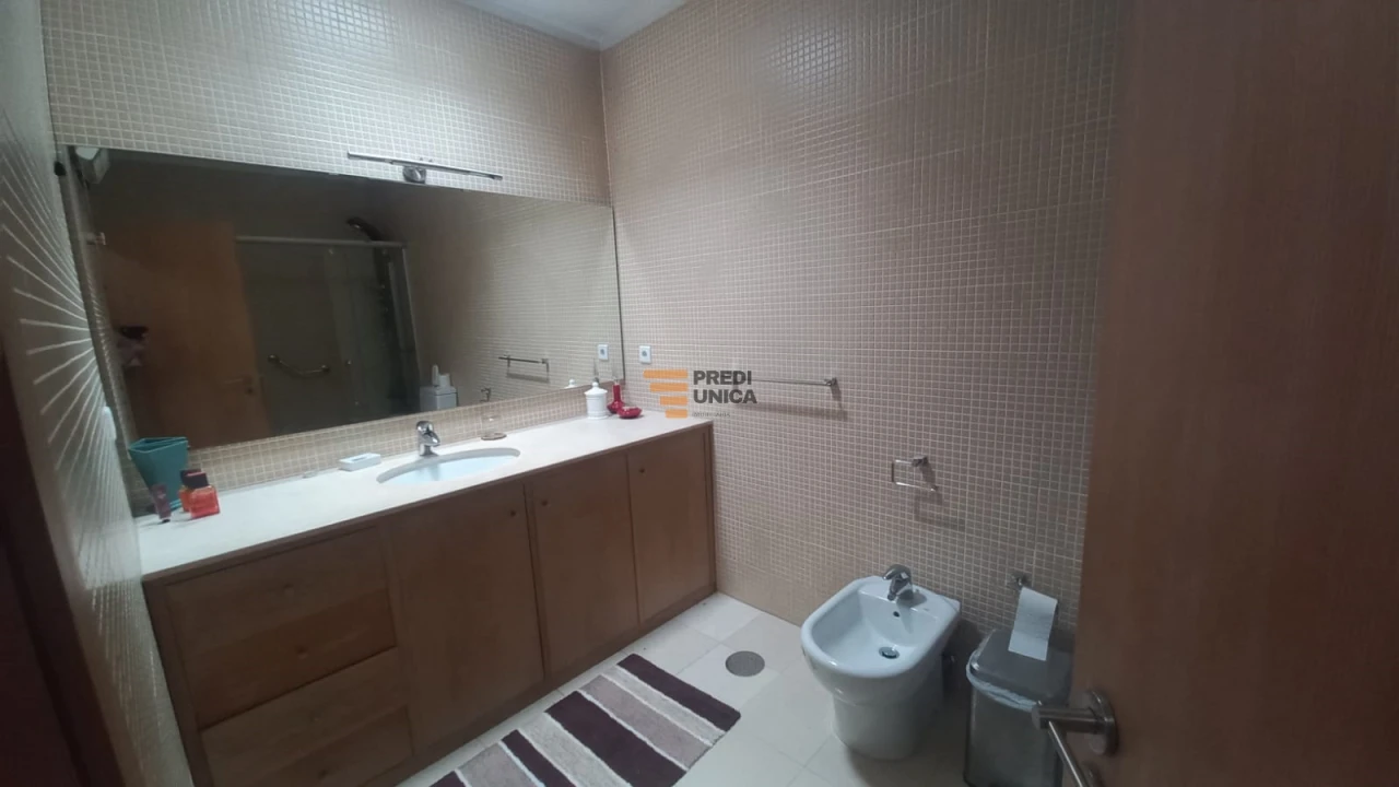 Moradia T2 para Arrendamento em Carvalhosa Foto 14