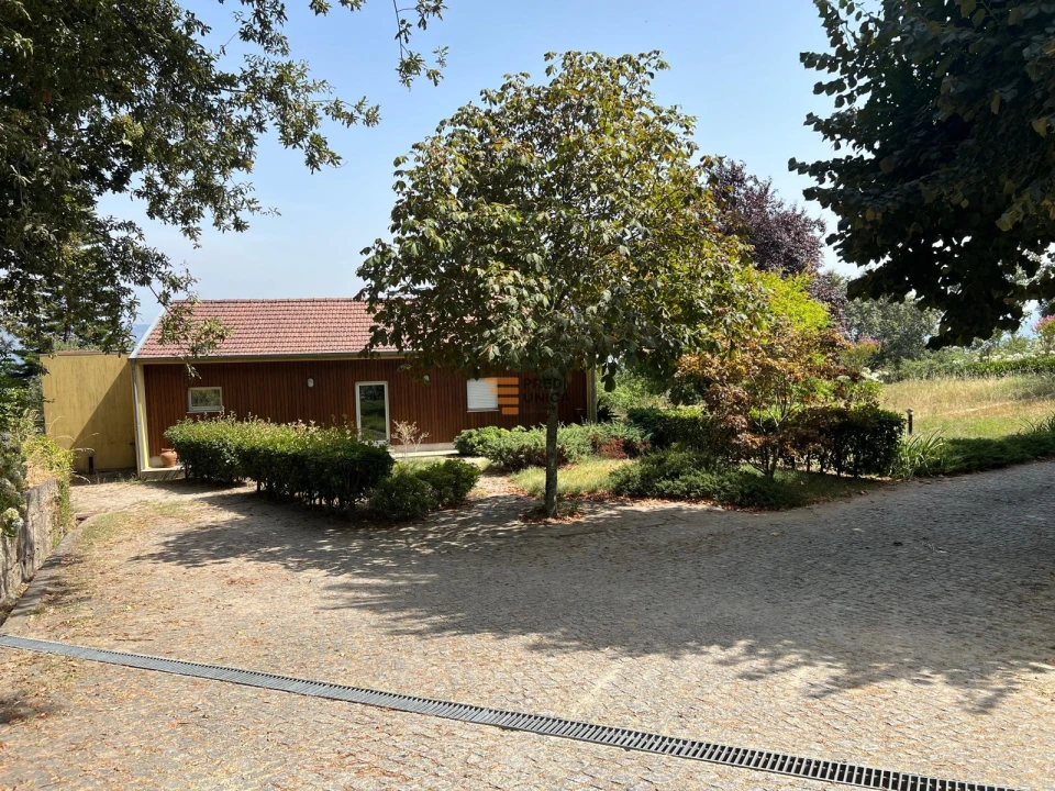 Moradia T2 para Arrendamento em Carvalhosa Foto 4