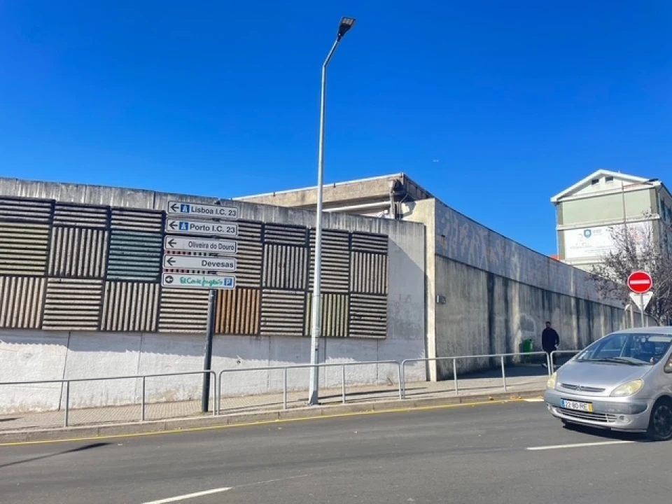 Loja para Trespasse em Mafamude e Vilar do Paraíso Foto 6