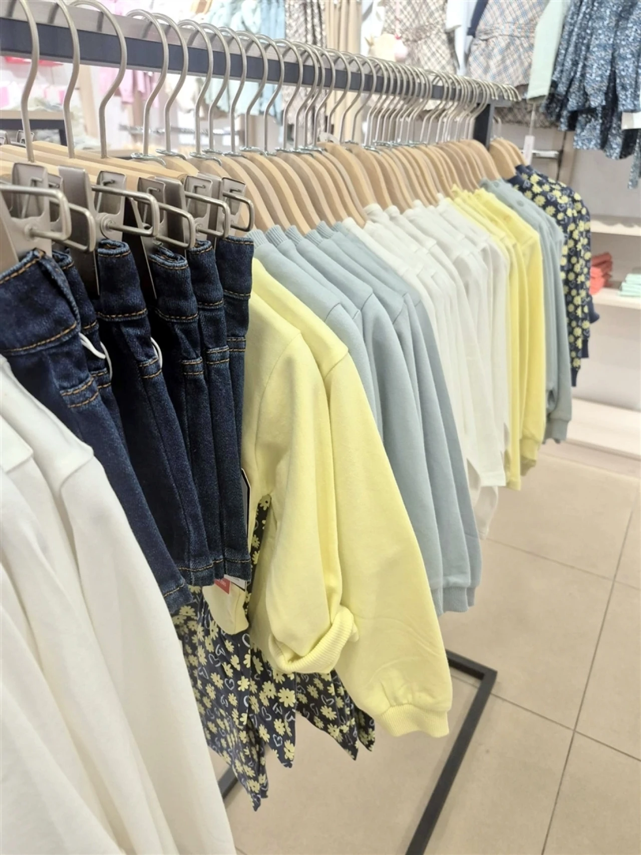 Loja para Trespasse em Mafamude e Vilar do Paraíso Foto 1