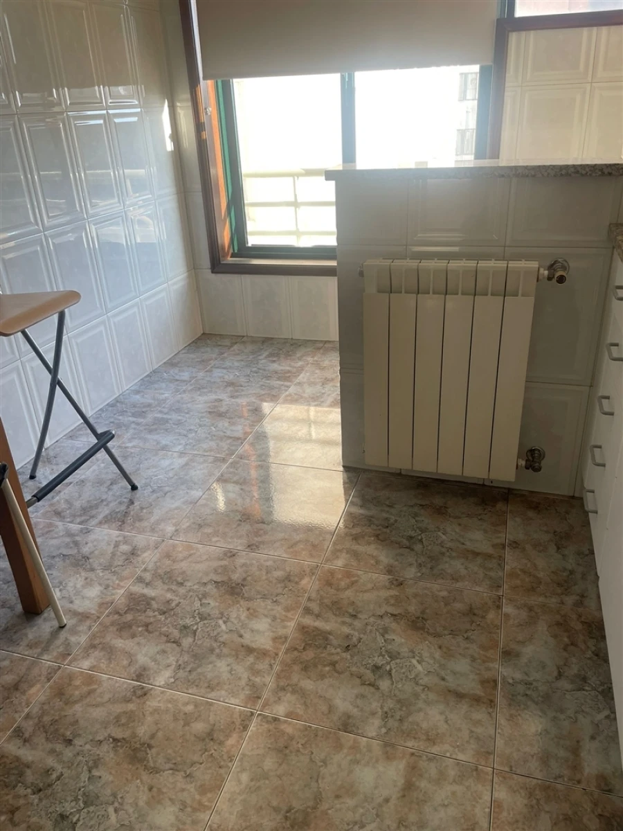 Apartamento T2 para Arrendamento em Cidade da Maia Foto 13