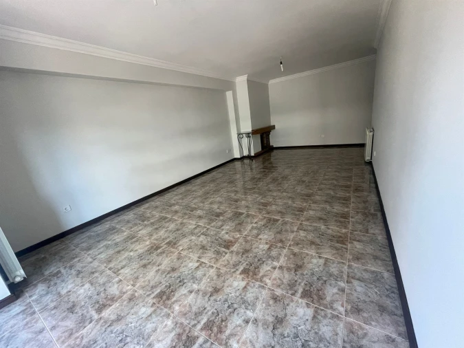 Apartamento T2 para Arrendamento em Cidade da Maia Foto 7