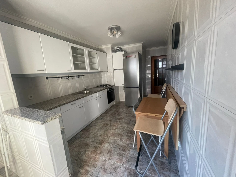 Apartamento T2 para Arrendamento em Cidade da Maia Foto 11