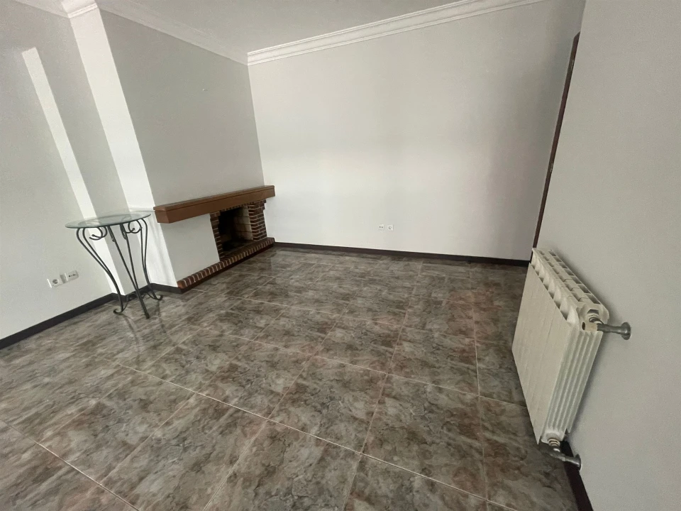 Apartamento T2 para Arrendamento em Cidade da Maia Foto 8