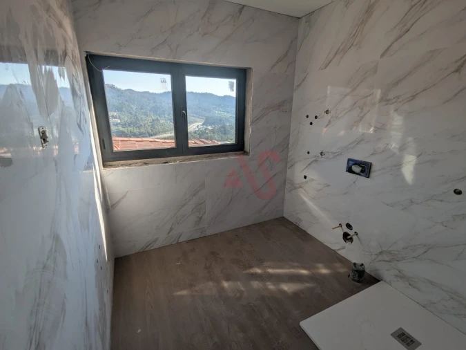 Apartamento T2 para Venda em Fafe Foto 5