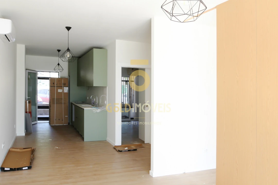 Apartamento T1 para Venda em Sande e São Lourenço Foto 4