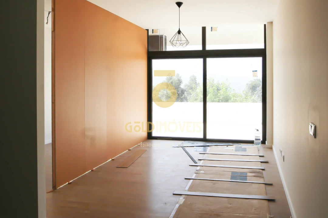 Apartamento T1 para Venda em Sande e São Lourenço Foto 8