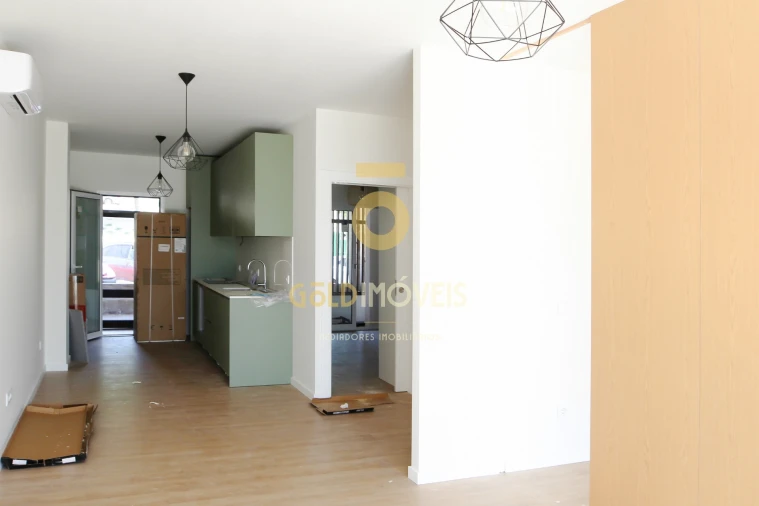 Apartamento T1 para Venda em Sande e São Lourenço Foto 4