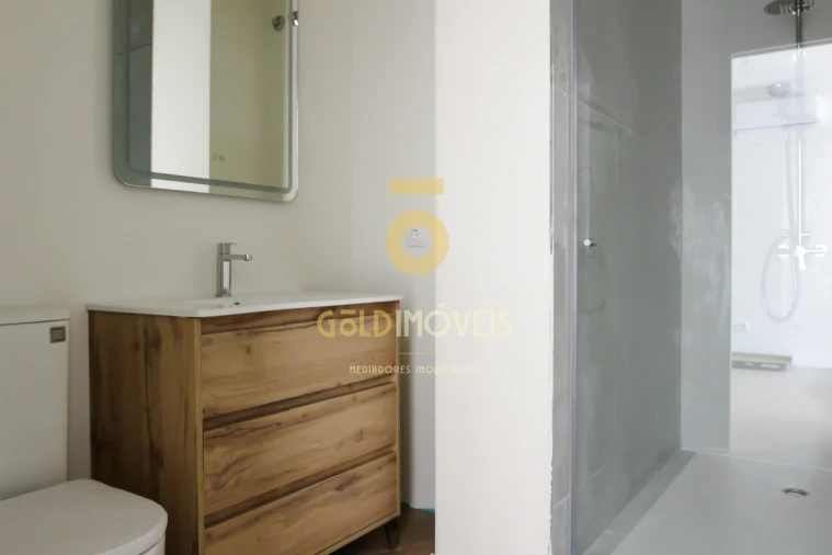 Apartamento T1 para Venda em Sande e São Lourenço Foto 6