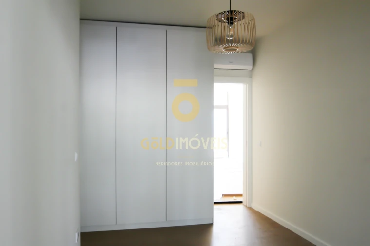 Apartamento T1 para Venda em Sande e São Lourenço Foto 7