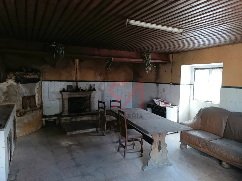 Moradia T0 para Venda em Carvalhosa Foto 12