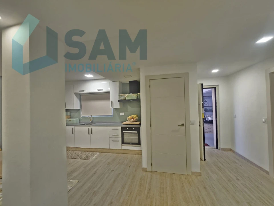 Apartamento T2 para Venda em Santa Maria, São Pedro e Matacães Foto 4