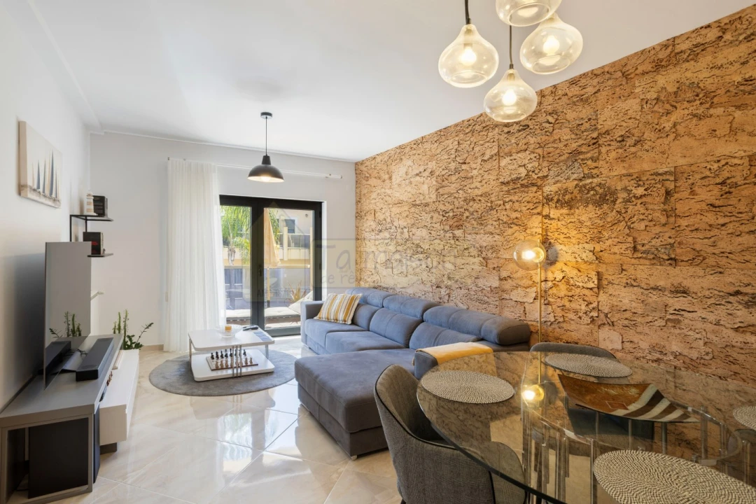 Apartamento T2 para Venda em Santa Barbara de Nexe Foto 7