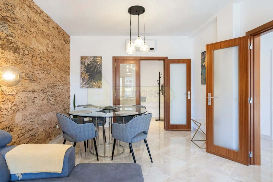 Apartamento T2 para Venda em Santa Barbara de Nexe Foto 10