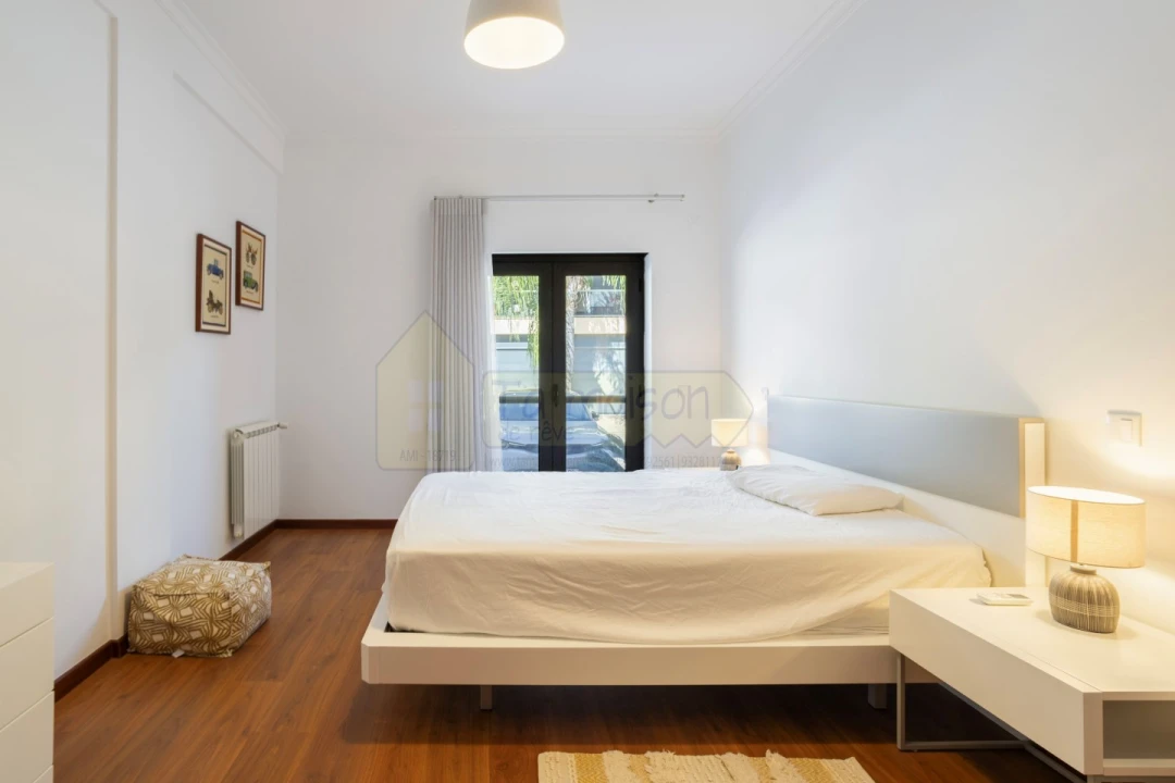 Apartamento T2 para Venda em Santa Barbara de Nexe Foto 20