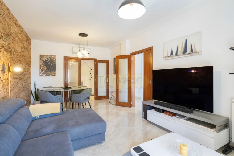 Apartamento T2 para Venda em Santa Barbara de Nexe Foto 9