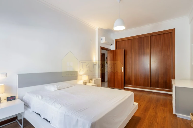 Apartamento T2 para Venda em Santa Barbara de Nexe Foto 21