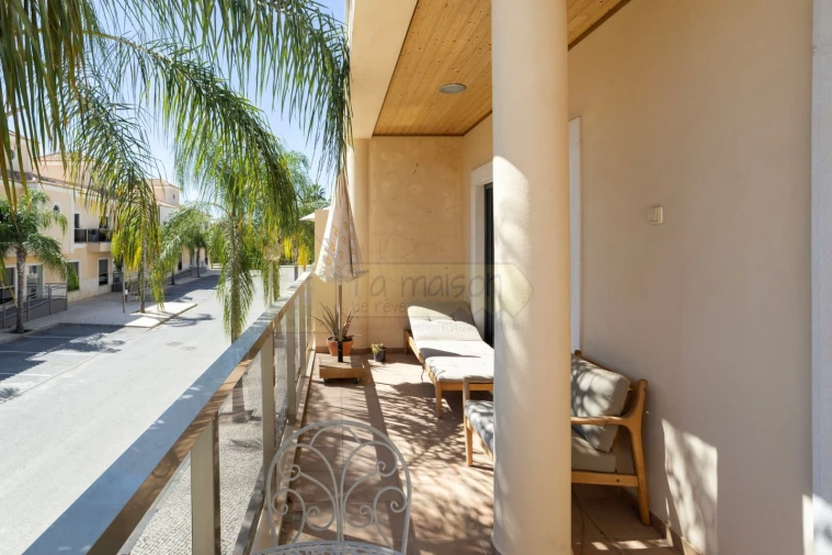 Apartamento T2 para Venda em Santa Barbara de Nexe Foto 23