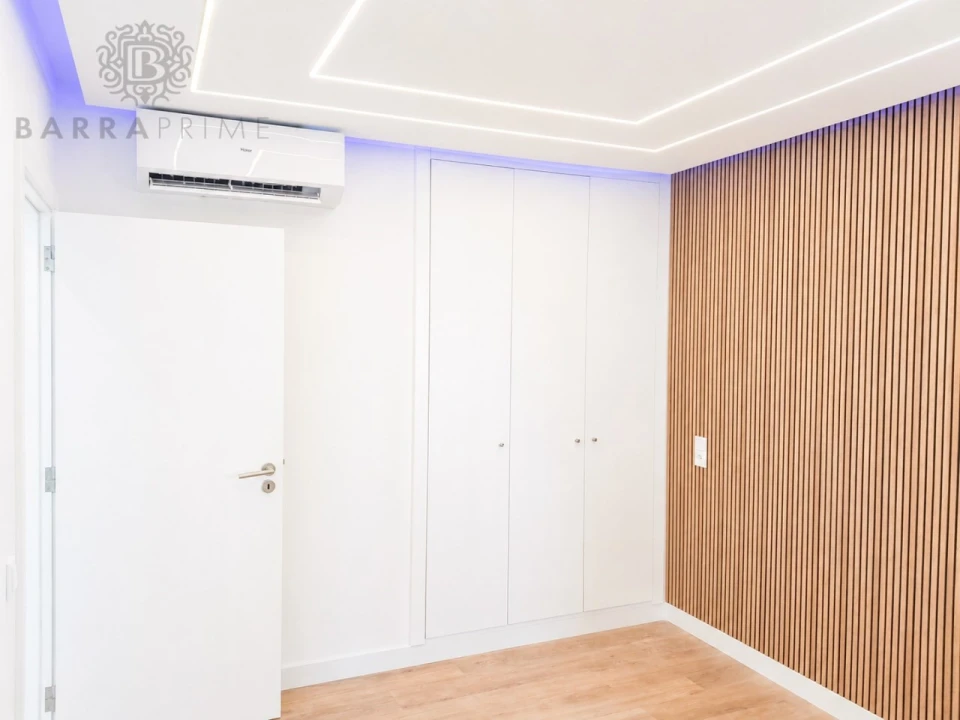 Apartamento T2 para Venda em Quarteira Foto 9