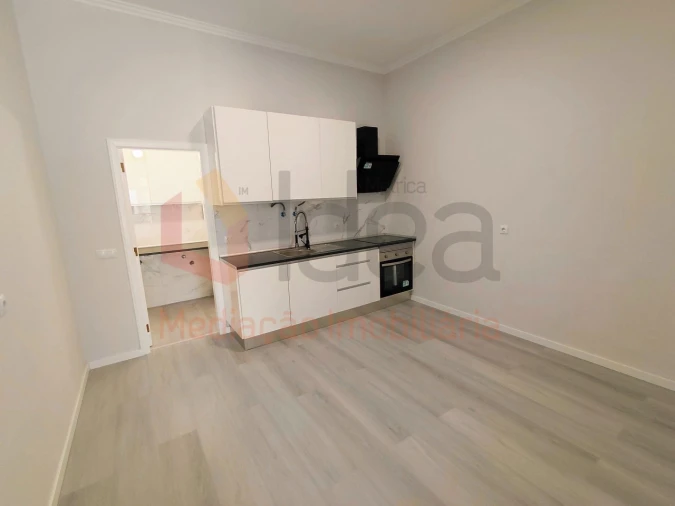 Loja para Venda em Queluz e Belas