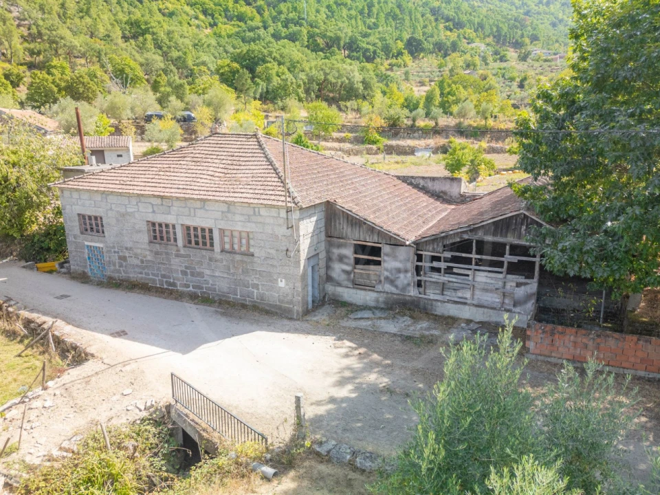 Armazém para Venda em Vreia de Bornes Foto 2