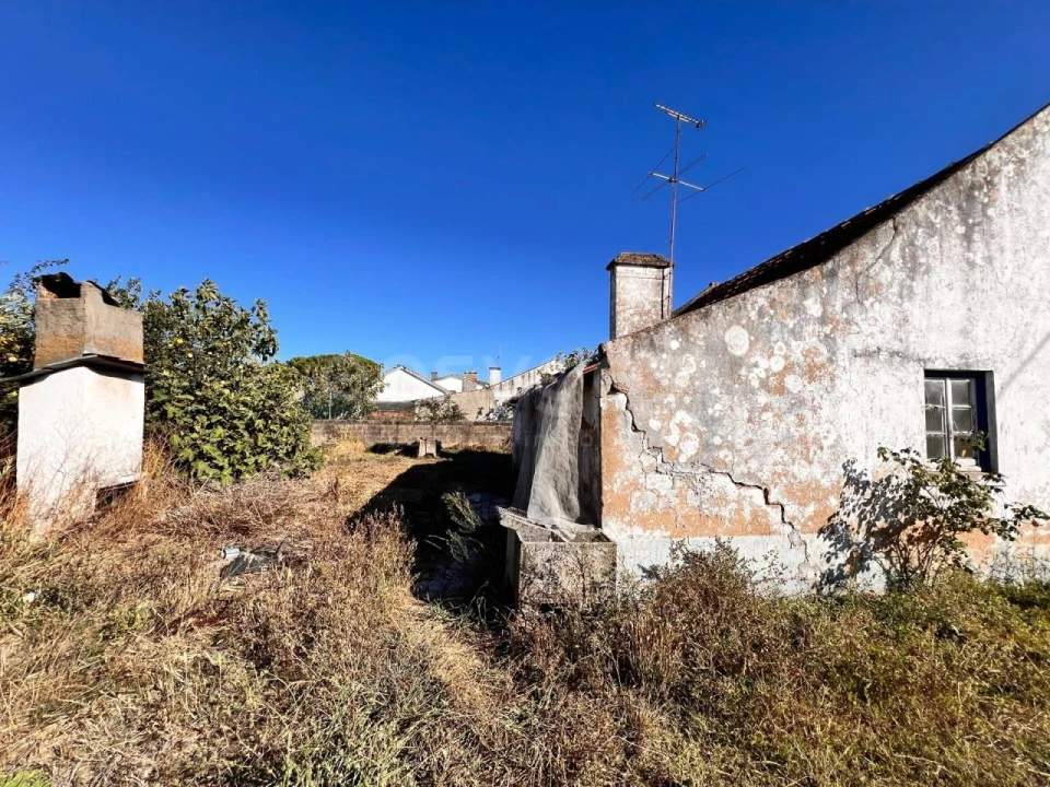 Moradia T3 para Venda em Casais e Alviobeira Foto 5