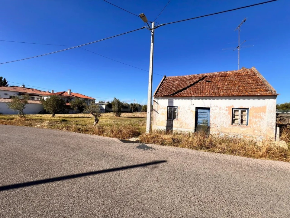 Moradia T3 para Venda em Casais e Alviobeira Foto 17