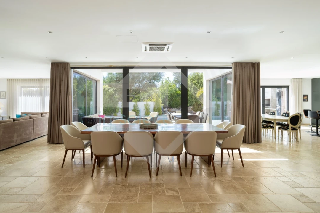 Moradia T4 para Venda em Quelfes Foto 13