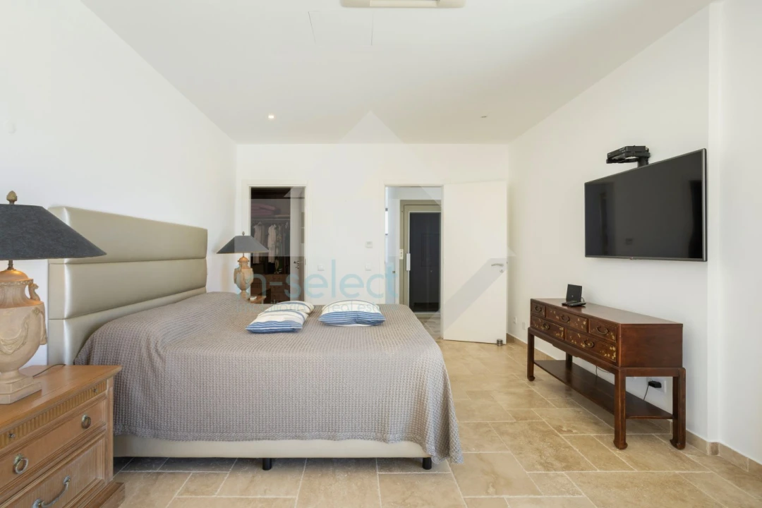 Moradia T4 para Venda em Quelfes Foto 22