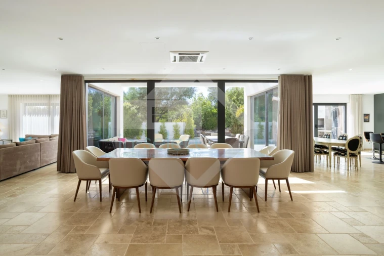 Moradia T4 para Venda em Quelfes Foto 13