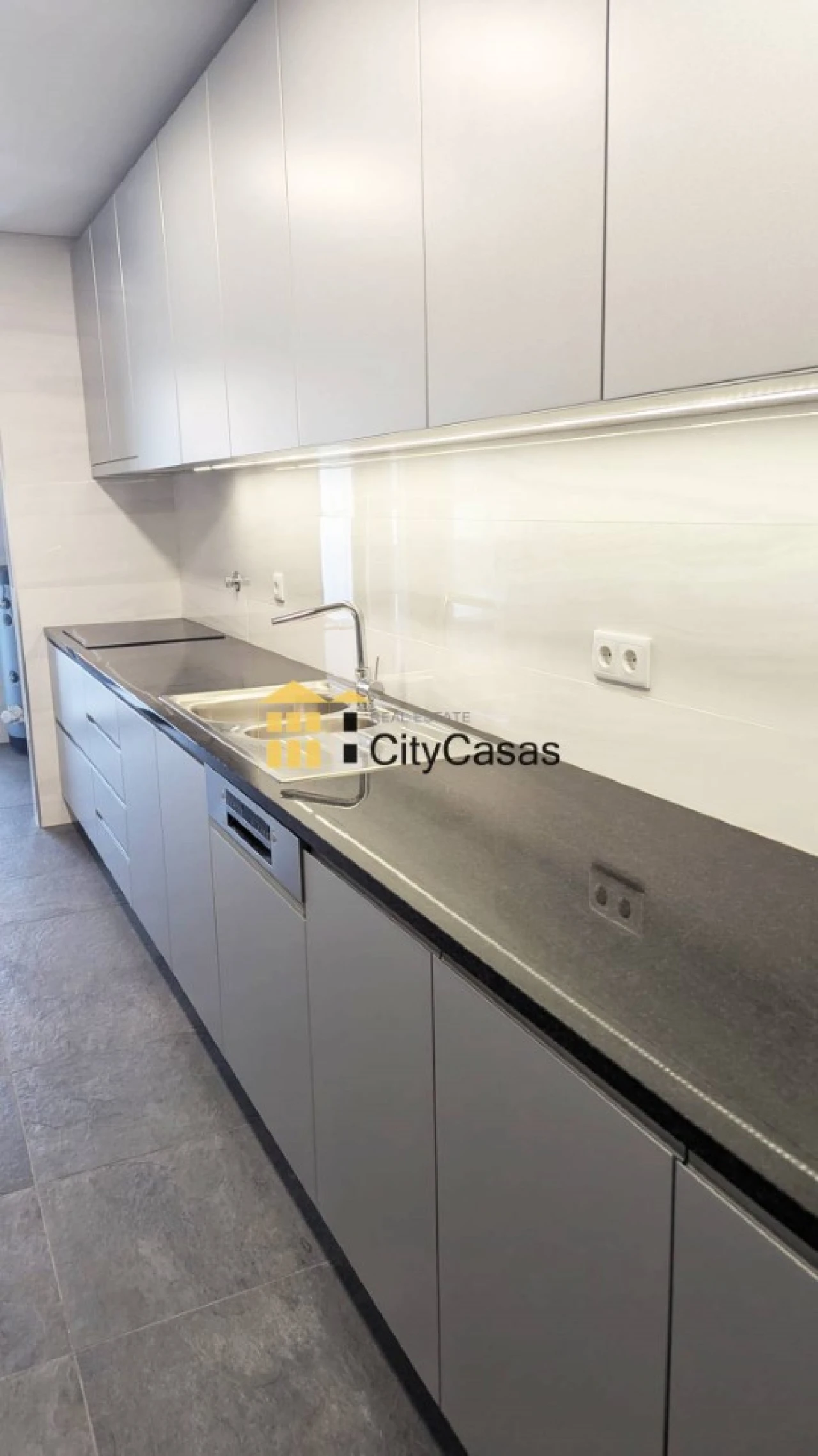 Apartamento T3 para Venda em Cedofeita, Santo Ildefonso, Sé, Miragaia, São Nicolau e Vitória Foto 7