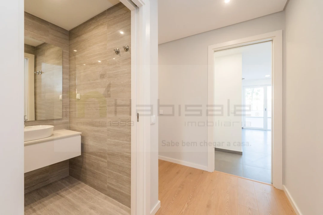 Apartamento T2 para Venda em Carcavelos e Parede Foto 16