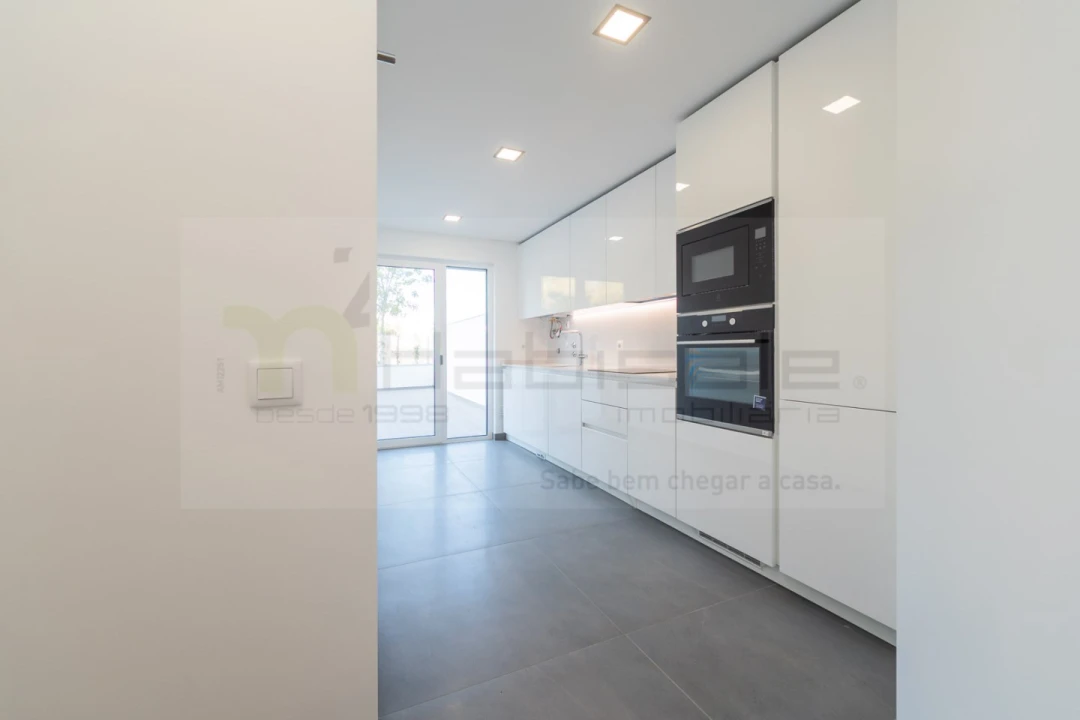 Apartamento T2 para Venda em Carcavelos e Parede Foto 5