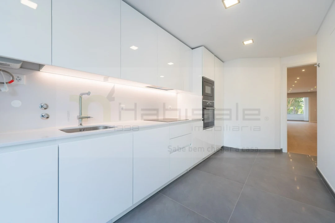 Apartamento T2 para Venda em Carcavelos e Parede Foto 7