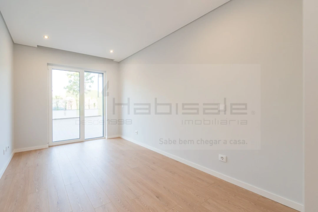 Apartamento T2 para Venda em Carcavelos e Parede Foto 14