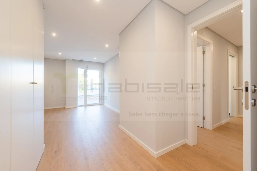 Apartamento T2 para Venda em Carcavelos e Parede Foto 9