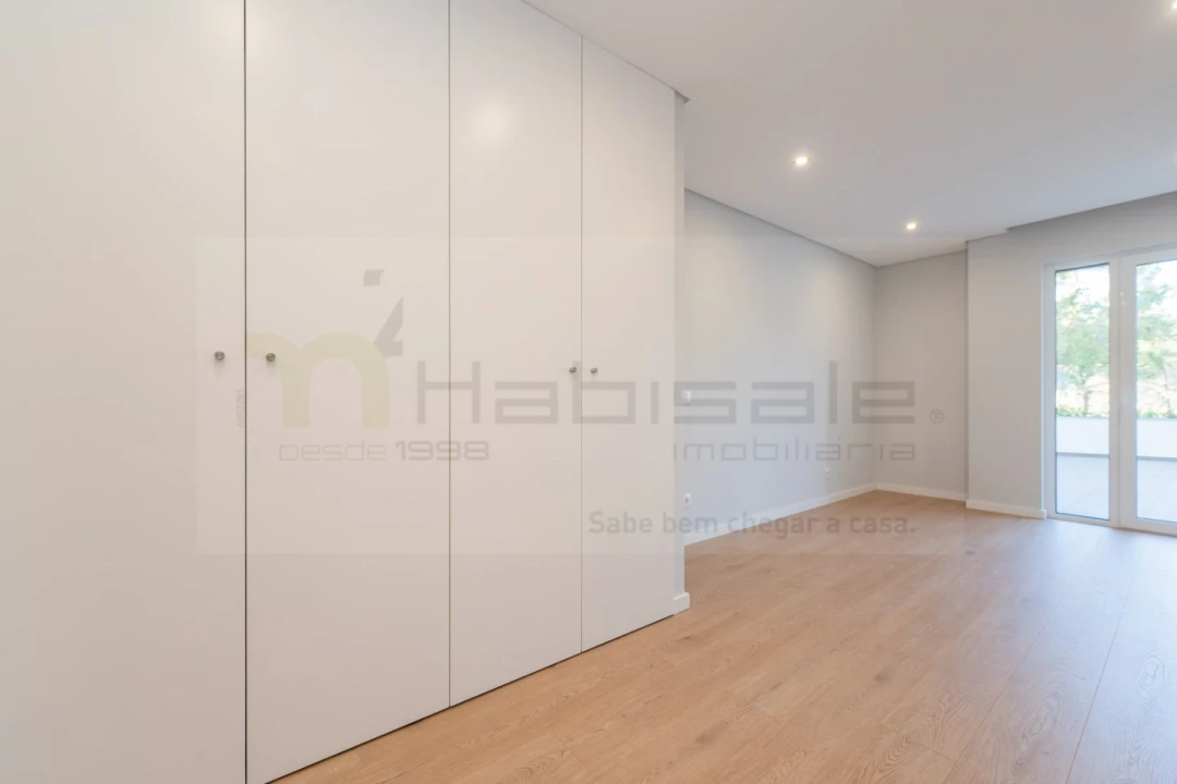 Apartamento T2 para Venda em Carcavelos e Parede Foto 12